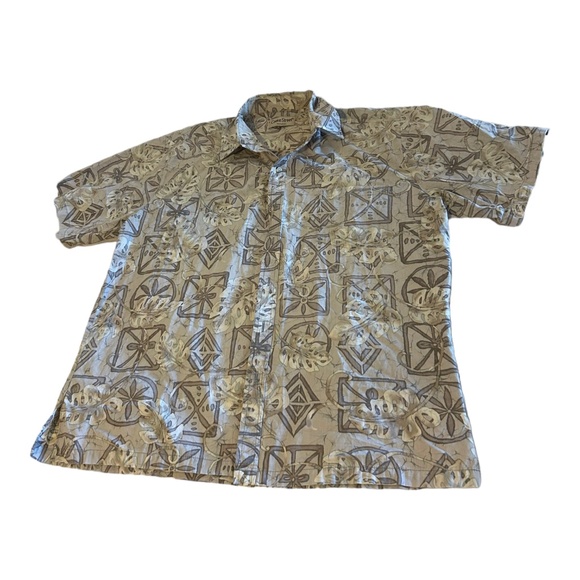 Hawaiin Shirt - Picture 3 of 3